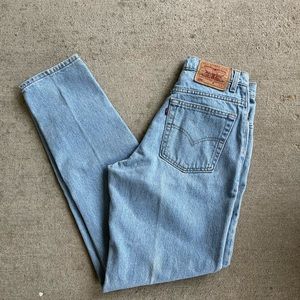 Vintage Levi’s 550 high waisted jeans